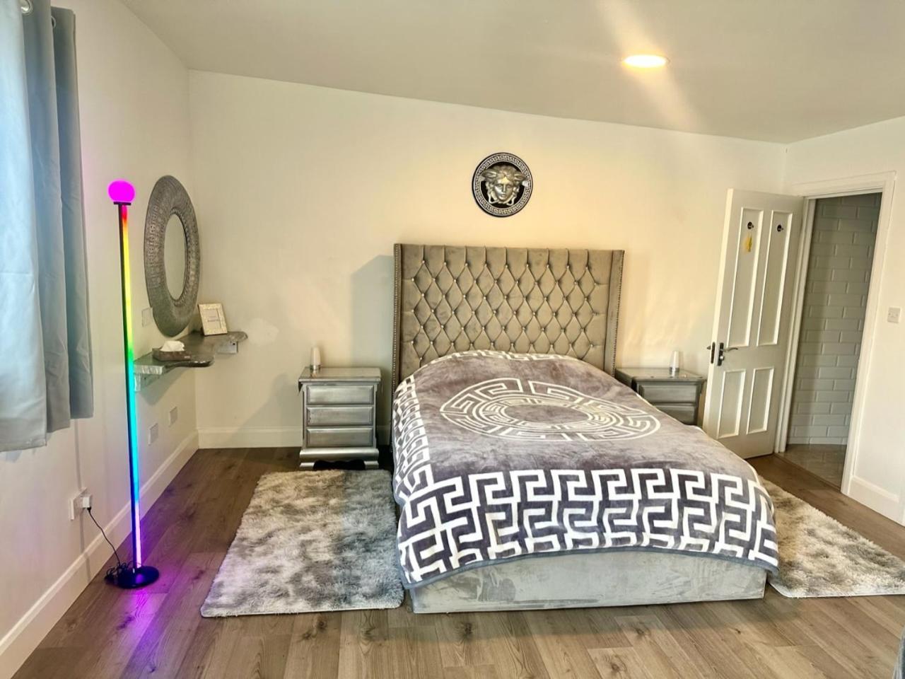Kildare Luxury Suites المظهر الخارجي الصورة
